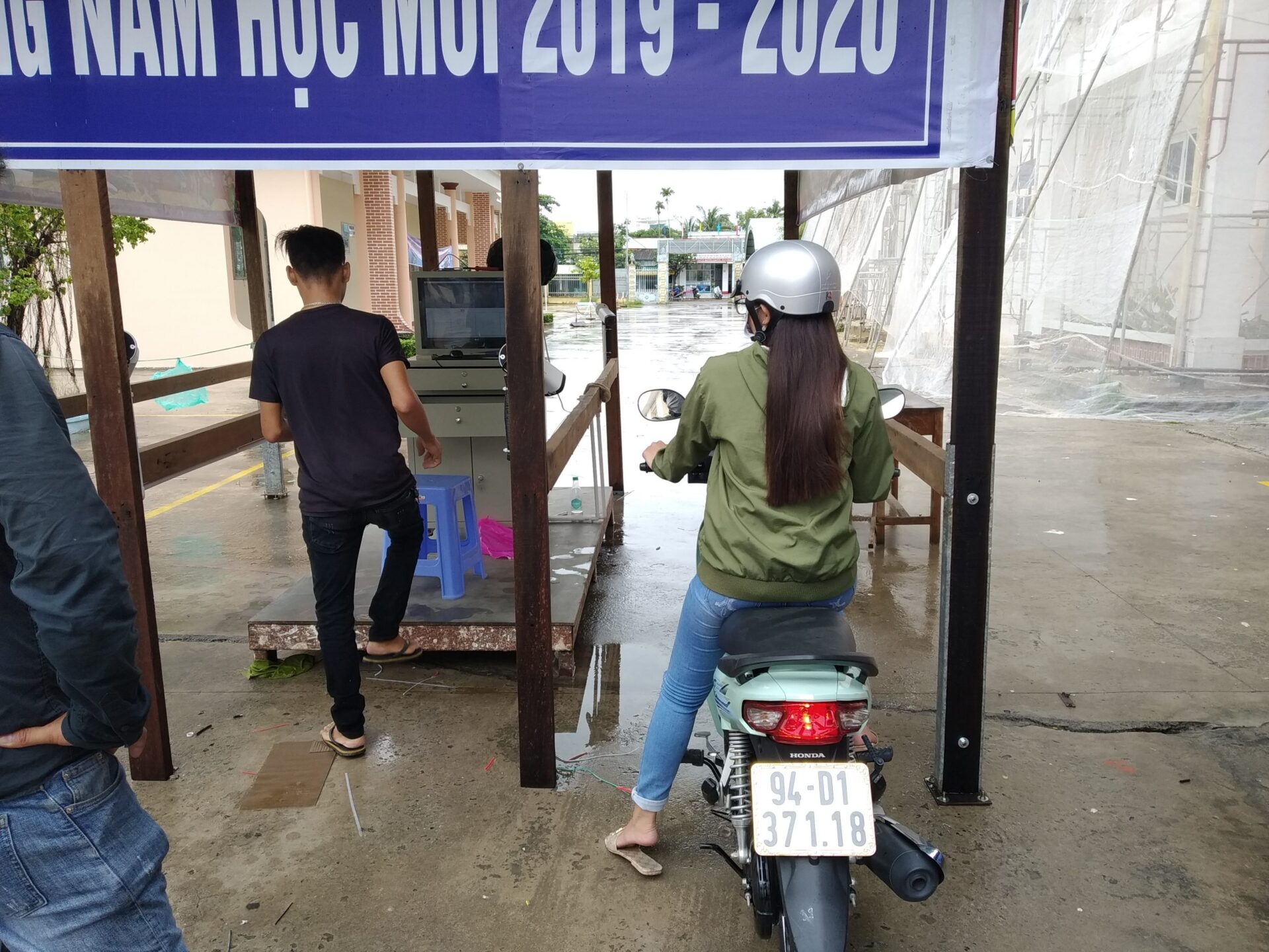tủ giữ xe di động trường học