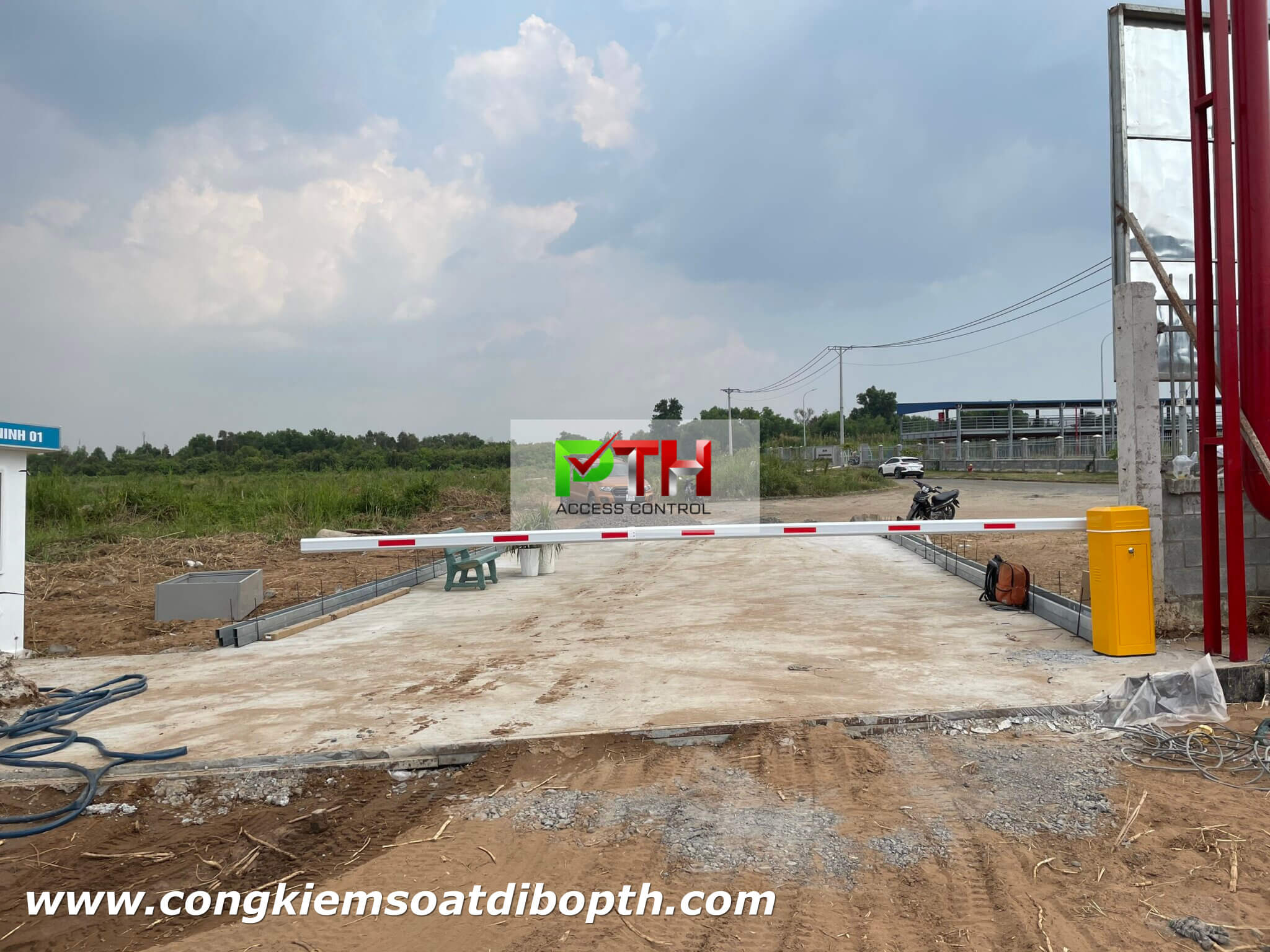 Hình ảnh công trình thực tế lắp đặt barie BS-306 cho Dong Nam Industrial Park