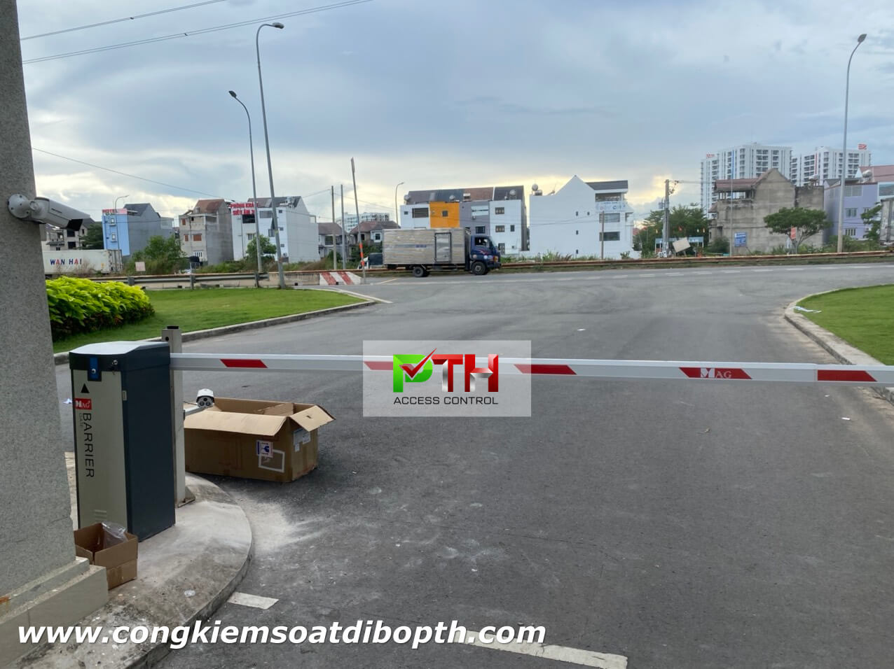 Hình ảnh thực tế tại công trình lắp đặt barie MAG cho chung cư Khang Điền | PTH Access Control