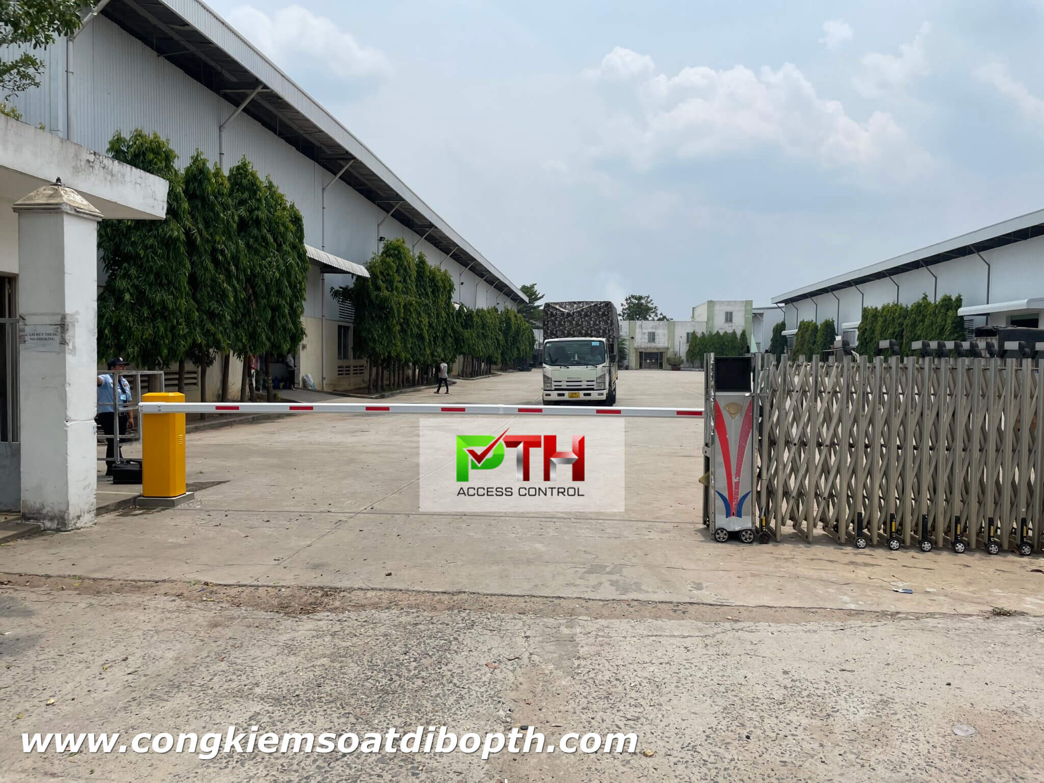 Hình ảnh thực tế tại công trình lắp đặt barrier BS-306 cho Công ty Mousse Liên Mỹ - KCN Đồng An II