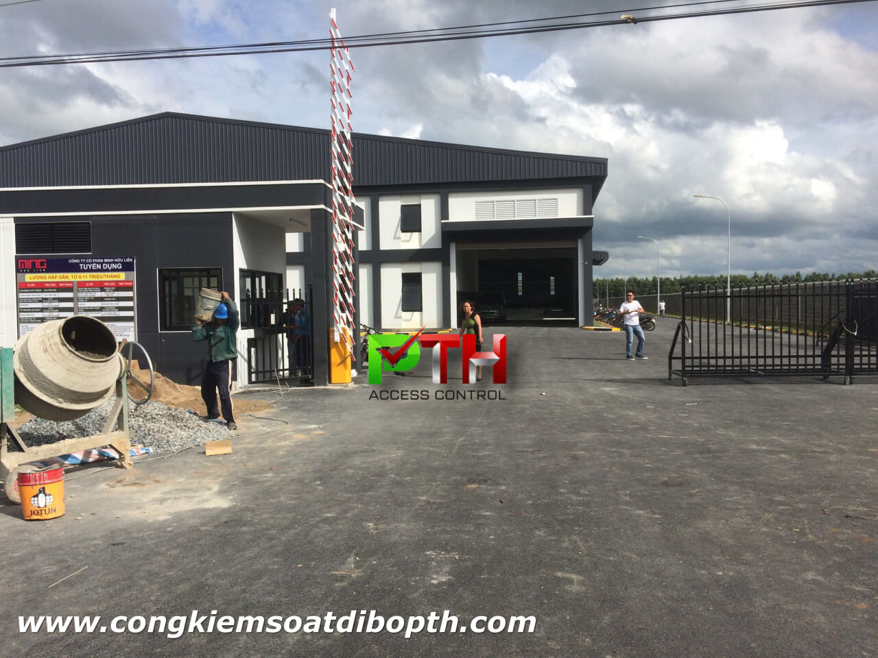Lắp đặt barrier rào chắn BS 306 cho Công ty Minh Hữu Liên