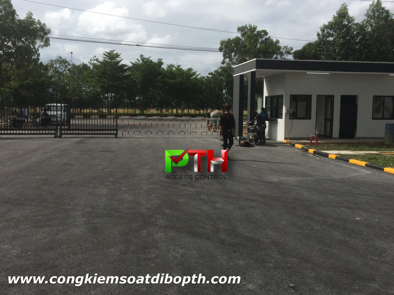 Lắp đặt barrier rào chắn BS 306 cho Công ty Minh Hữu Liên