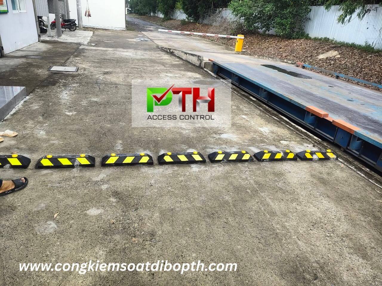 Lắp gờ giảm tốc 
