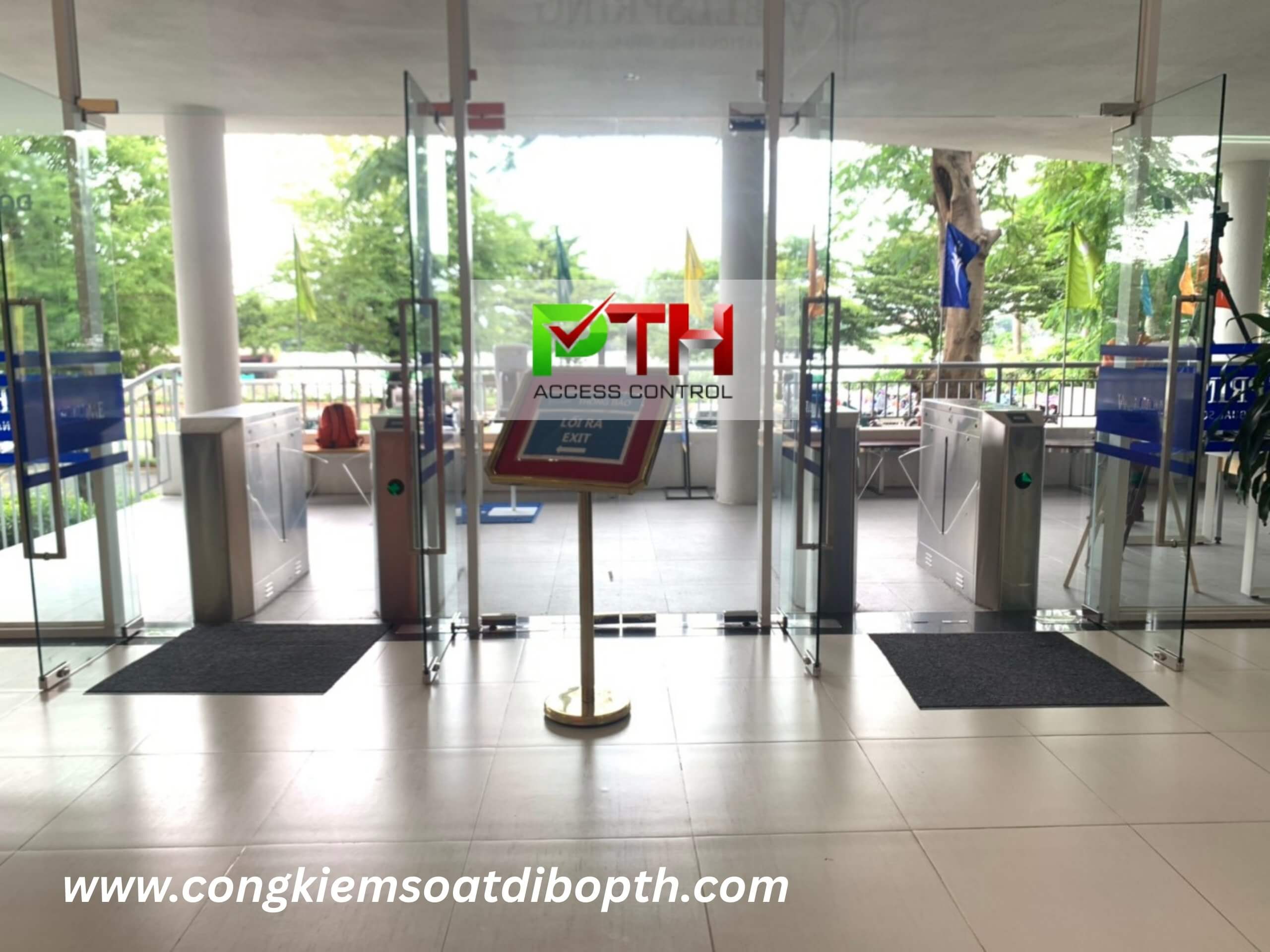 Hình 3: Công trình lắp cổng flap barrier kiểm soát ra vào tại khu căn hộ Sài Gòn Pearl