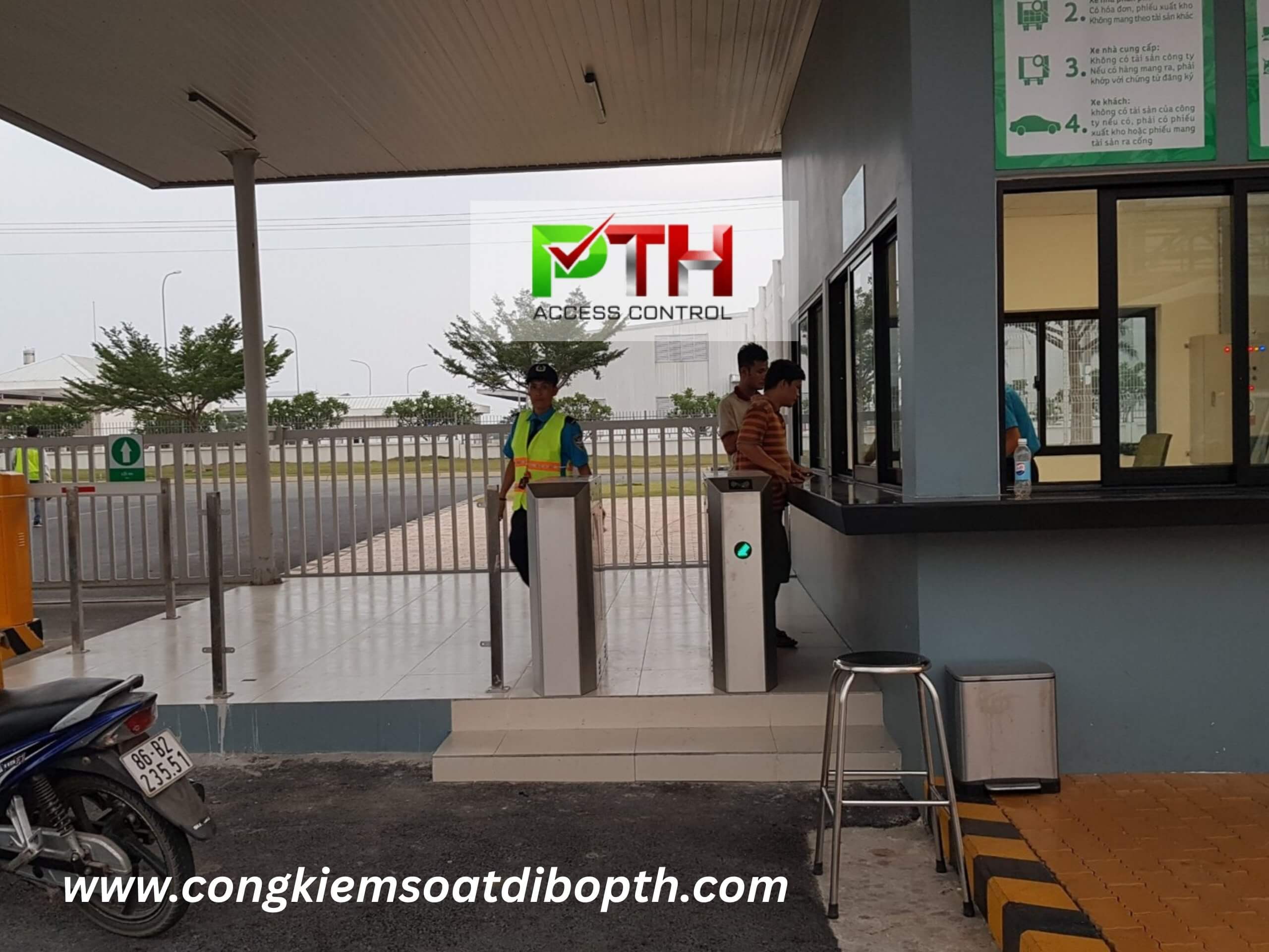 Hình 1: Công trình lắp cổng flap barrier tại Công Ty Cổ Phần Uniben - Bình Dương