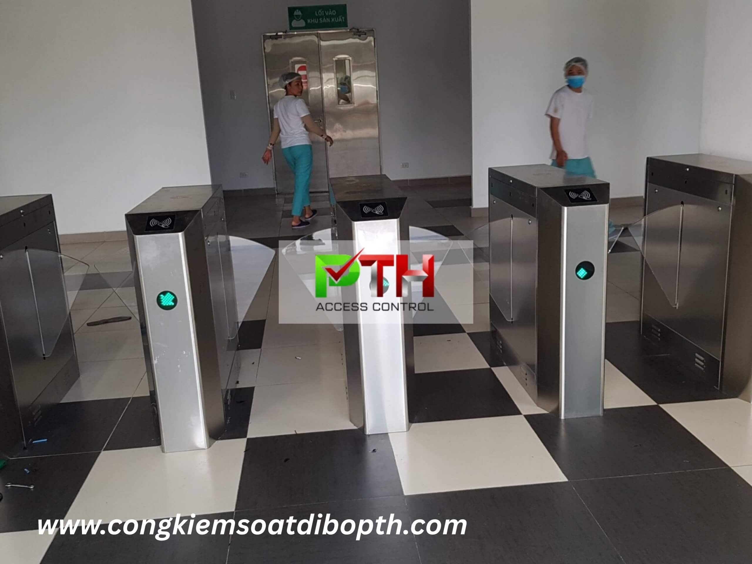 Hình 3: Công trình lắp cổng flap barrier tại Công Ty Cổ Phần Uniben - Bình Dương
