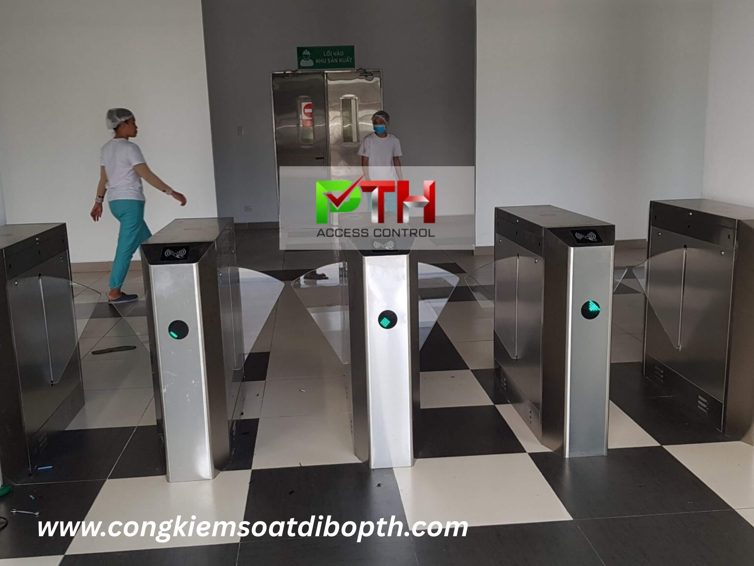 Hình 6: Công trình lắp cổng flap barrier tại Công Ty Cổ Phần Uniben - Bình Dương