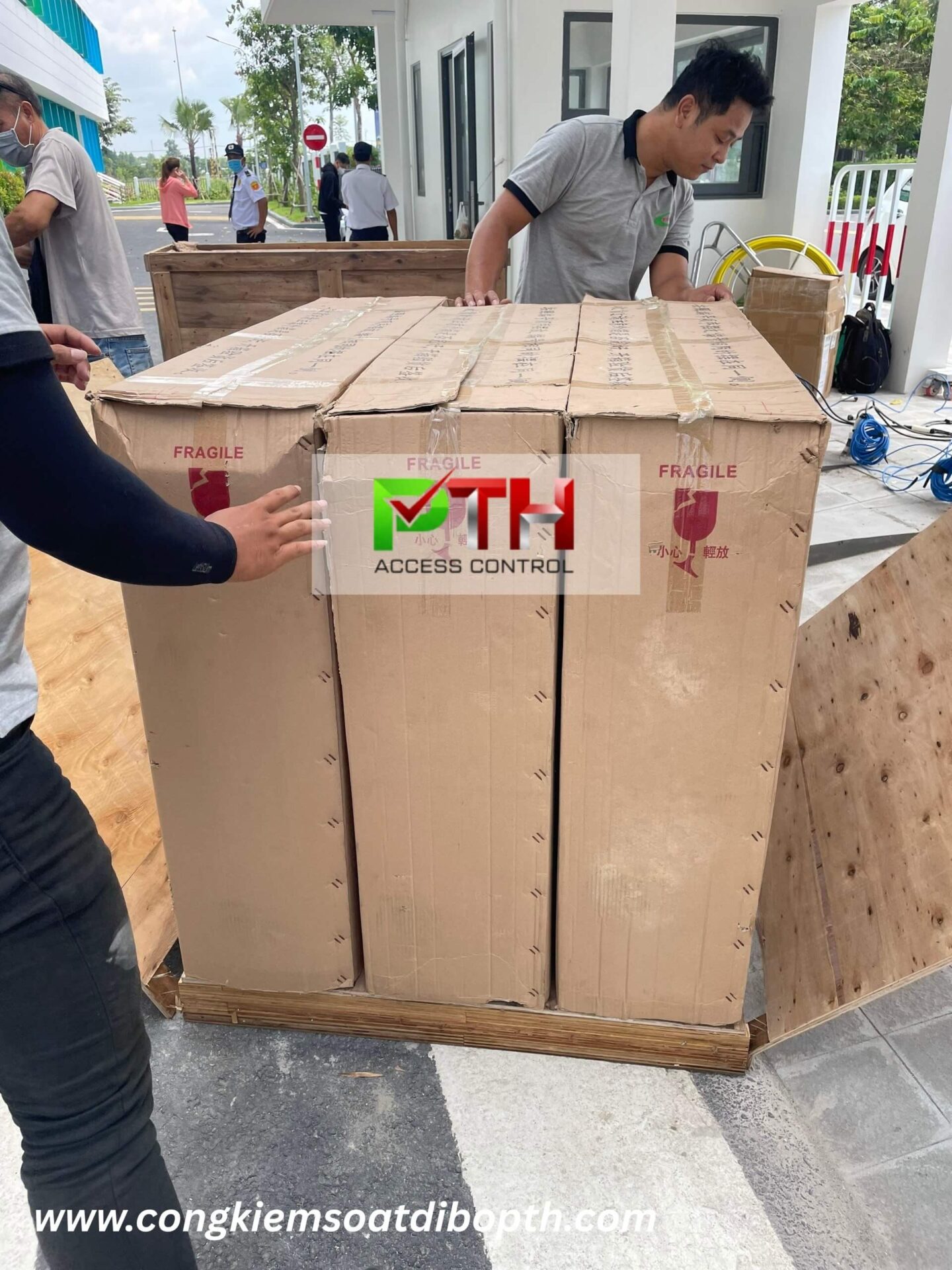 Hình 7: Công trình lắp cổng flap barrier kết hợp face ID tại Trường Đại học Đồng Nai