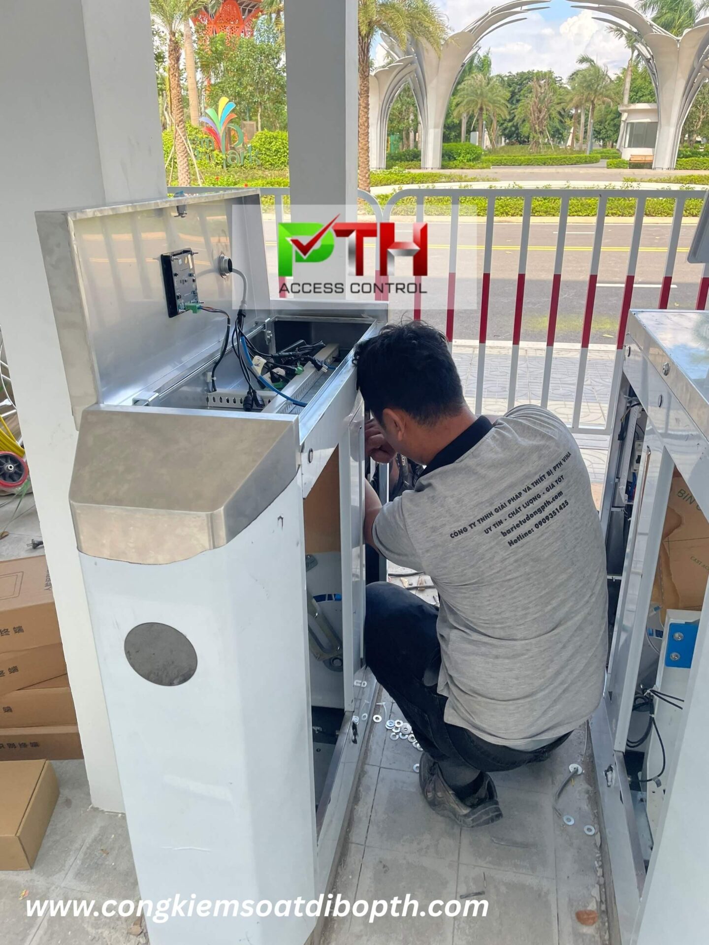 Hình 5: Công trình lắp cổng flap barrier kết hợp face ID tại Trường Đại học Đồng Nai