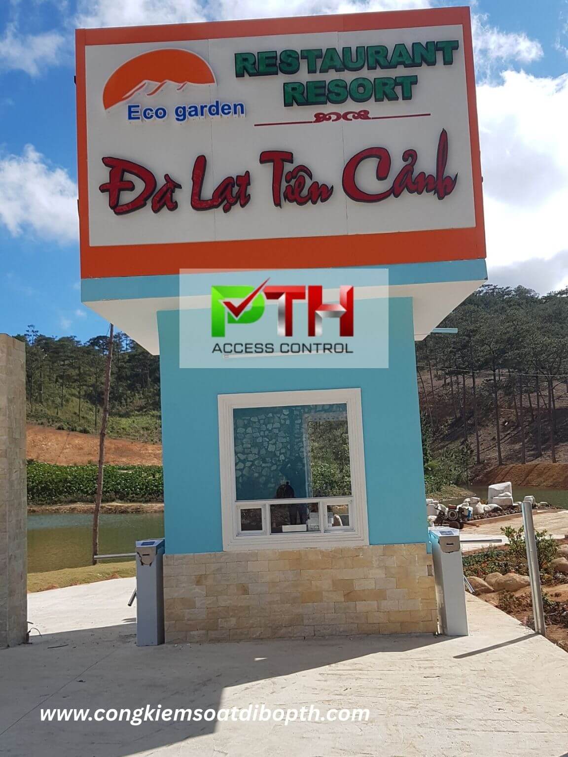 Hình 4: Công trình lắp cổng xoay 3 chấu tại KDL sinh thái Đà Lạt Tiên Cảnh