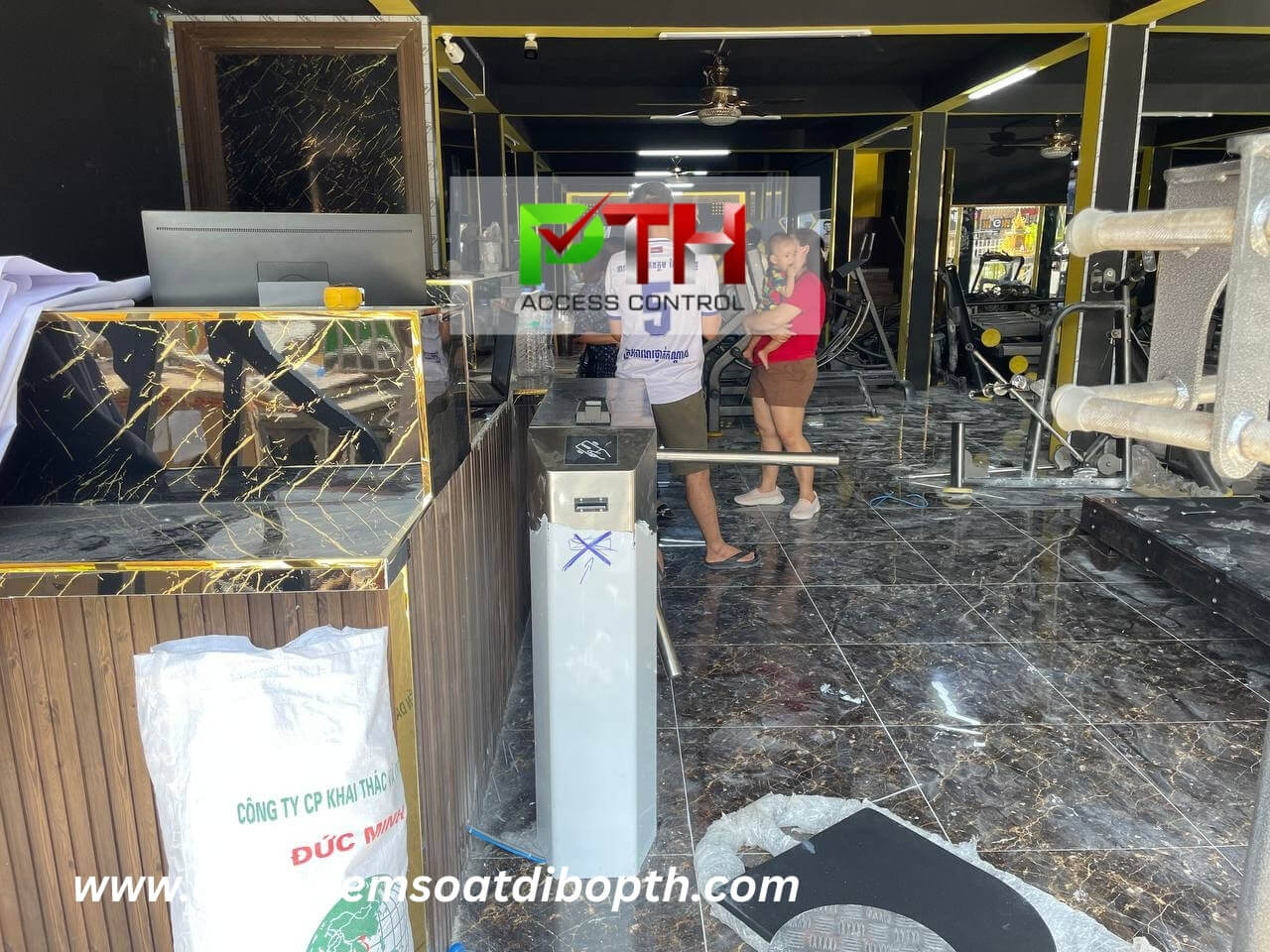 cong trinh lap cong xoay tripod ket hop may cham cong cho phong gym tai campuchia
