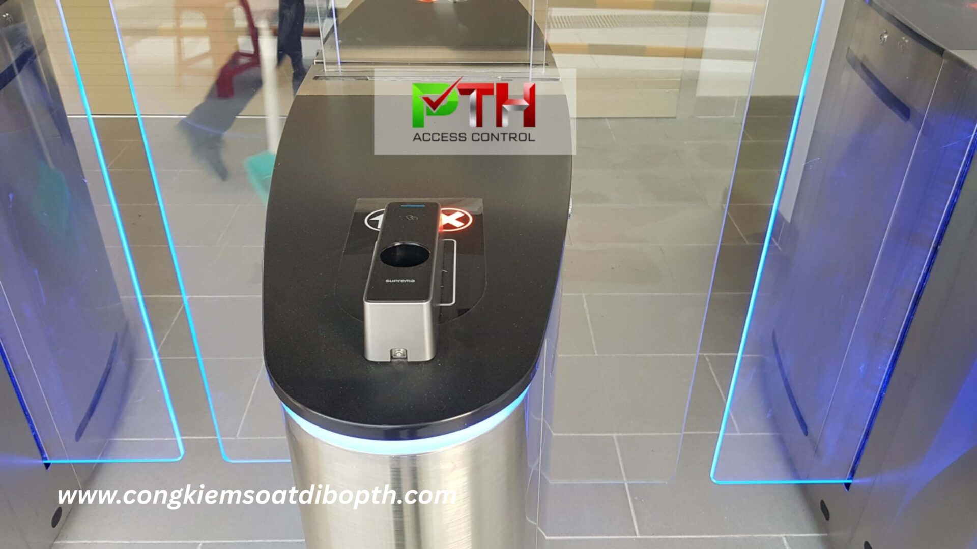 Hình 8: Công trình lắp cổng flap barrier tại nhà máy Coca Cola Quận 9