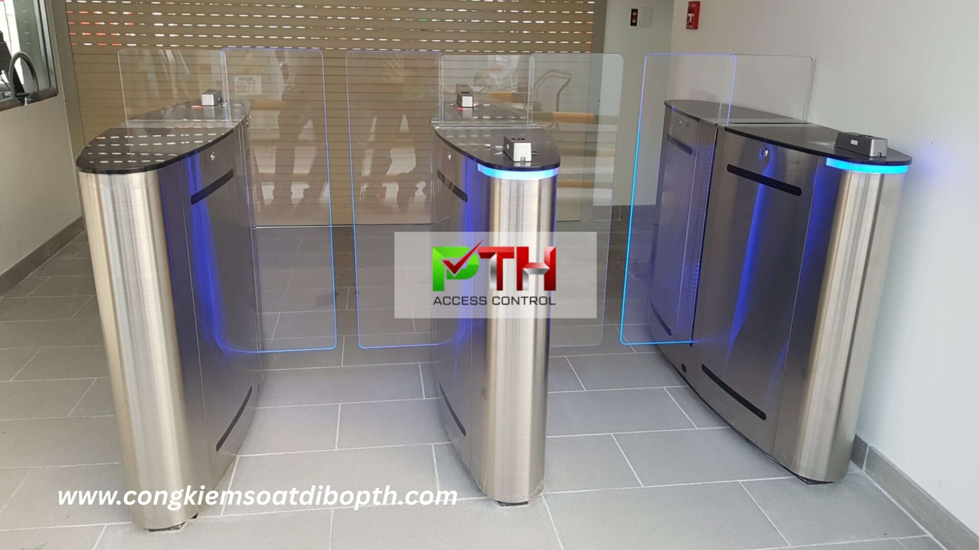 Hình 7: Công trình lắp cổng flap barrier tại nhà máy Coca Cola Quận 9