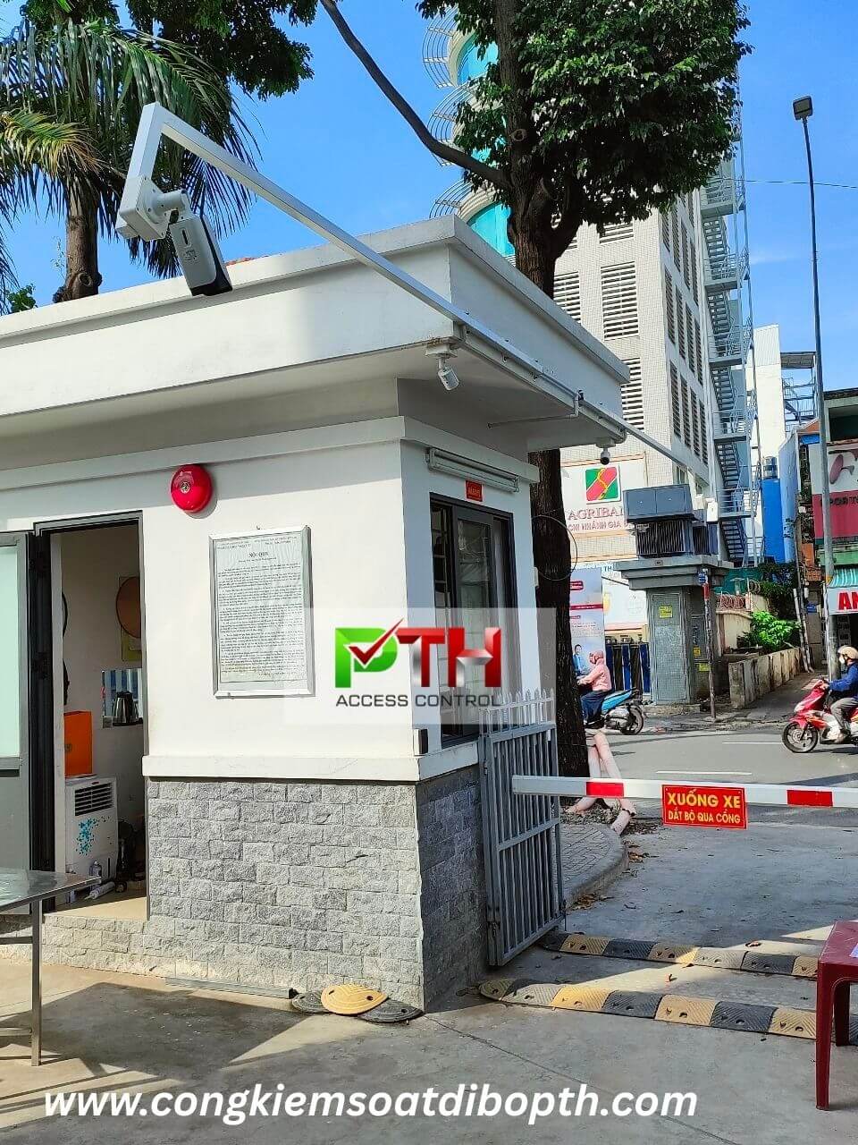 cong trinh lap dat he thong giu xe thong minh tai go vap
