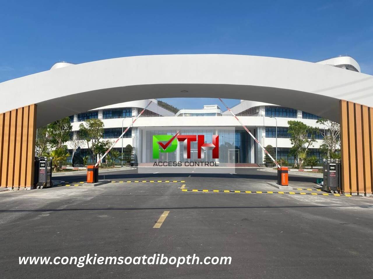 lap barie cho xn trung tam cong nghe thong tin va ngoai ngu tai nha trang