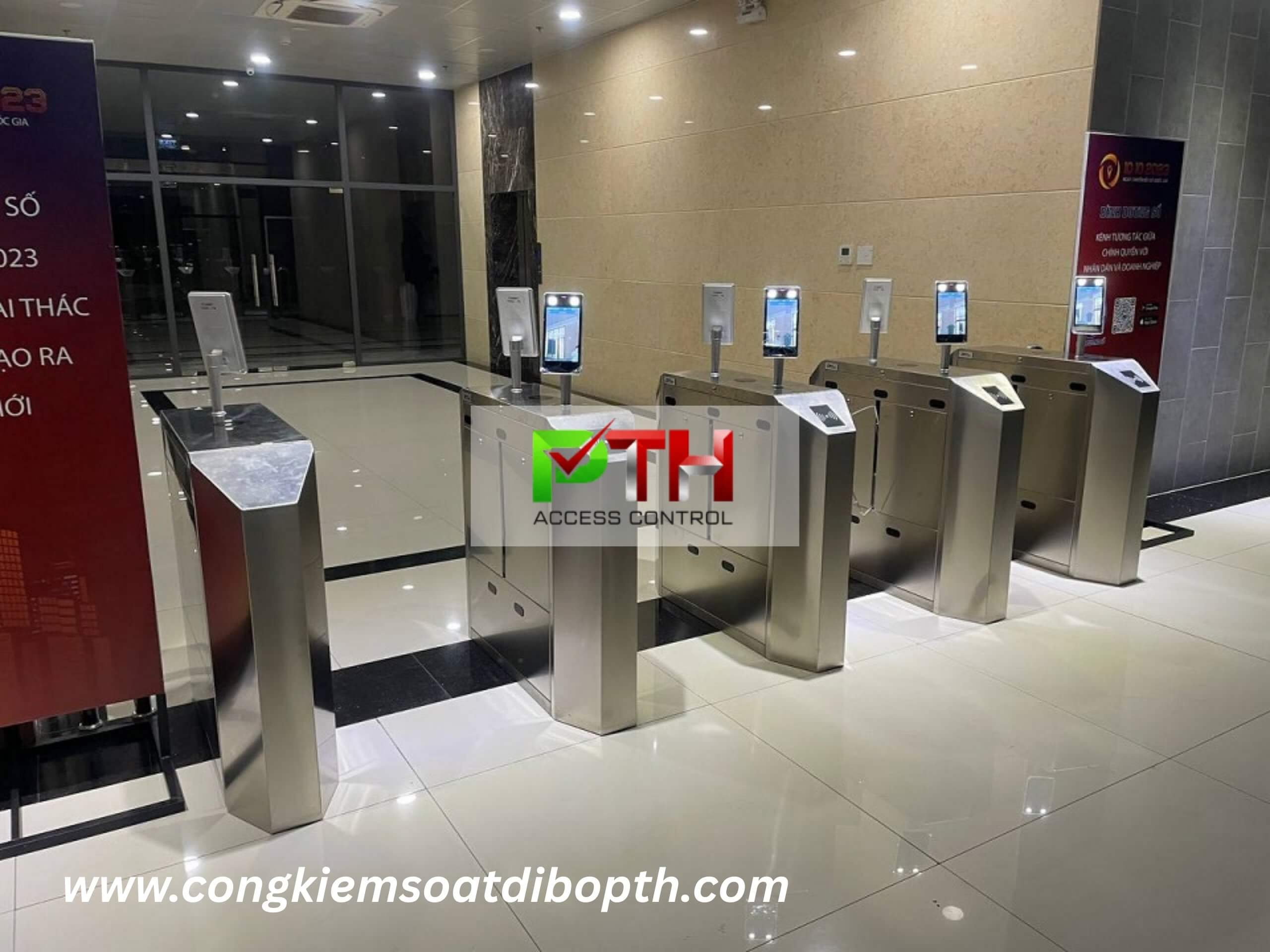 Hình 6: Công trình lắp cổng flap barrier kết hợp máy nhận diện khuôn mặt tại Bình Dương