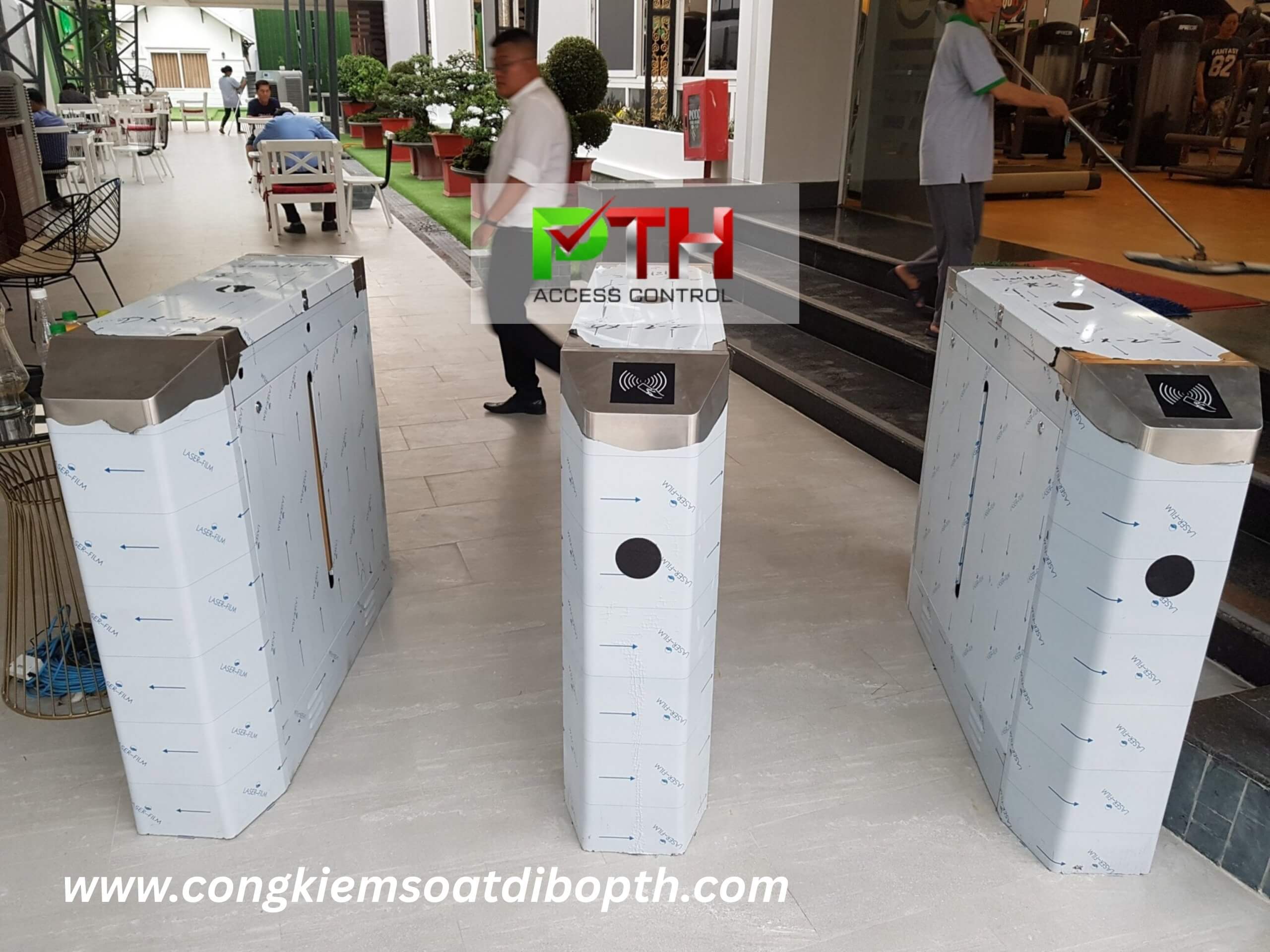 Hình 2: Công trình lắp cổng flap barrie tại phòng gym Green Garden Finess Center