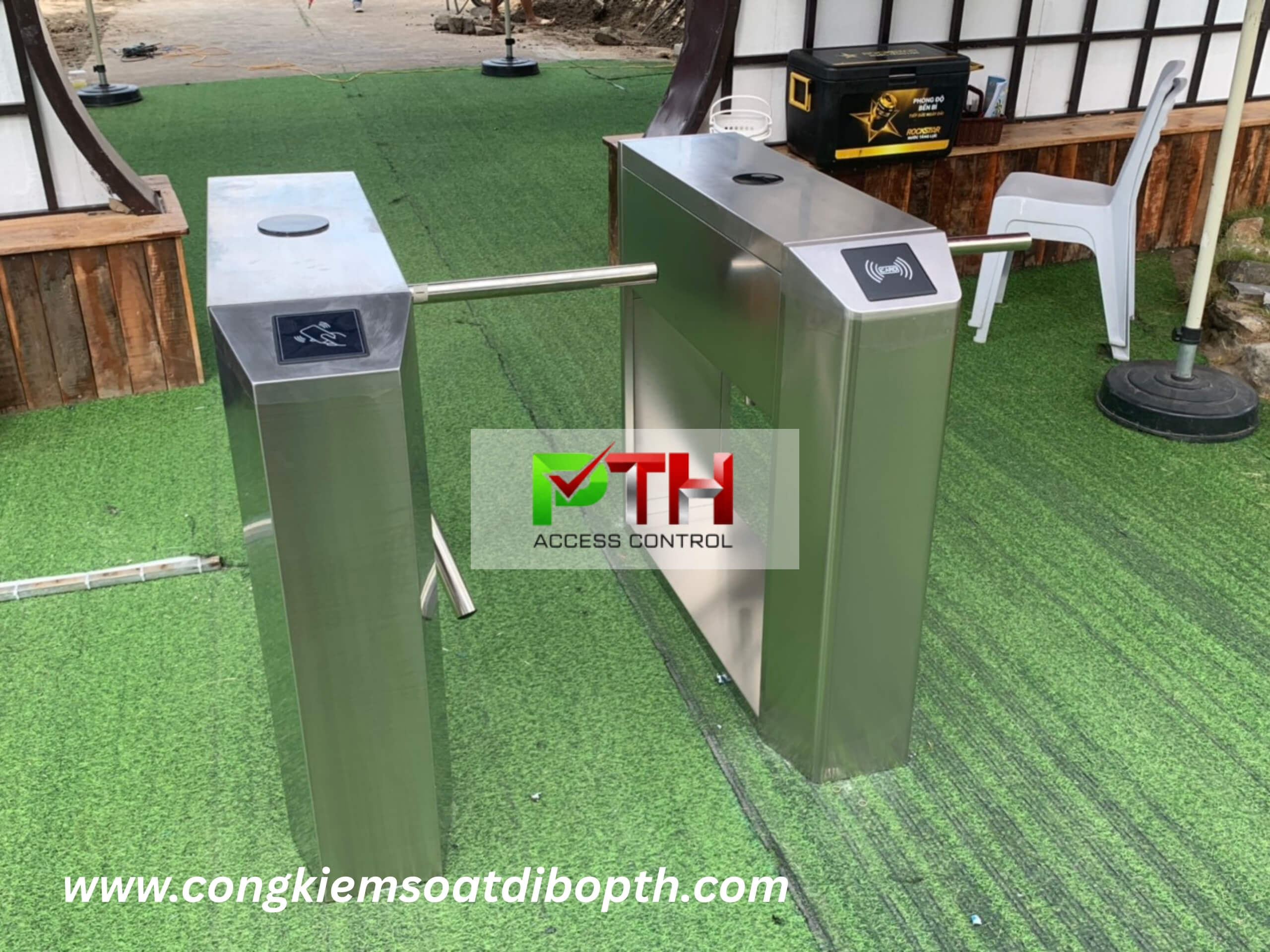 Hình 5: Công trình lắp cổng xoay 3 chấu tại khu du lịch Canary Garden Phú Yên