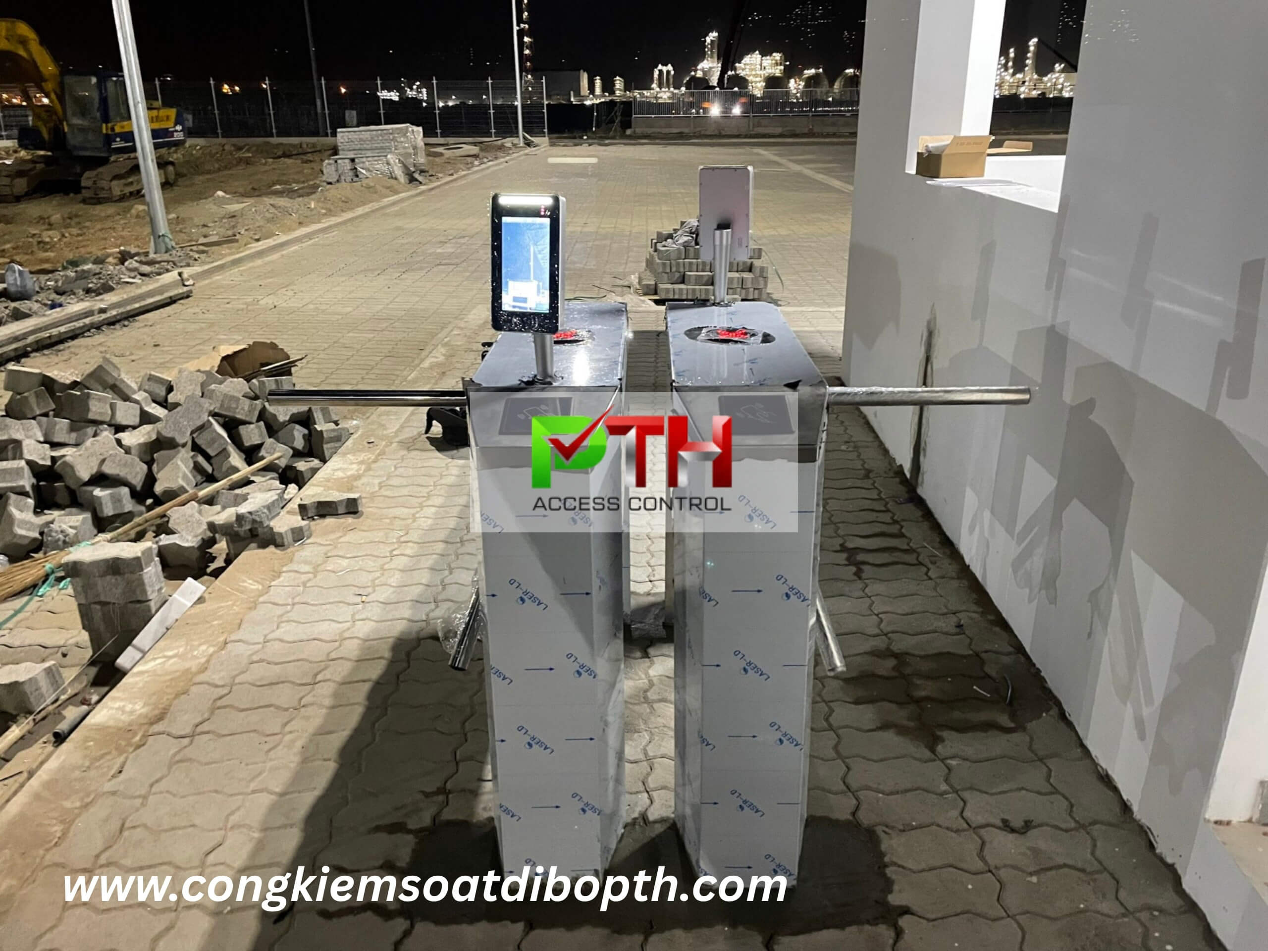 Hình 1: Công trình lắp cổng xoay 3 càng kết hợp nhận diện khuôn mặt tại Vũng Tàu