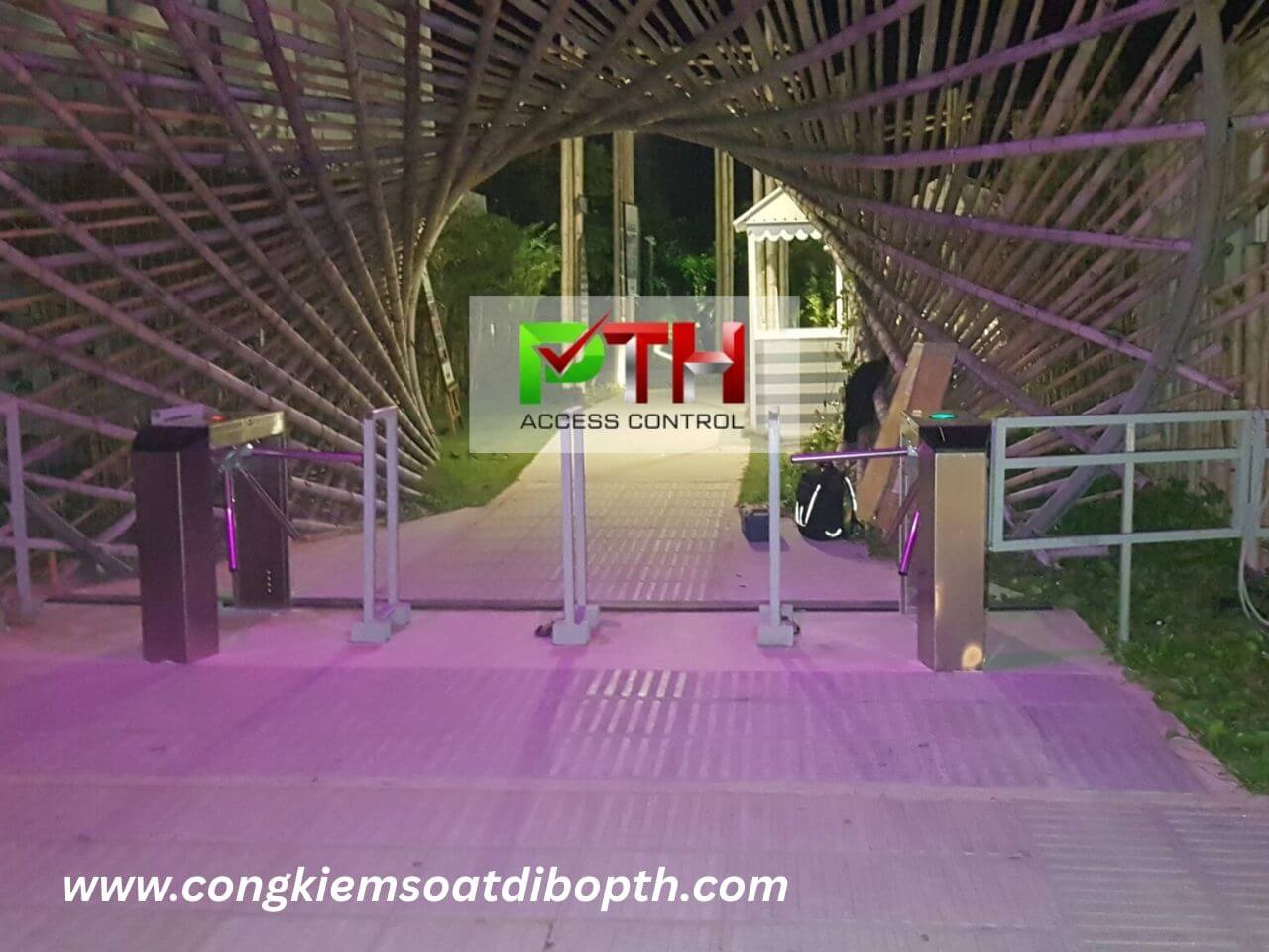 Hình 7: Công trình lắp cổng xoay 3 càng kiểm soát tại Sunset Sanato Resort & Villas Phú Quốc