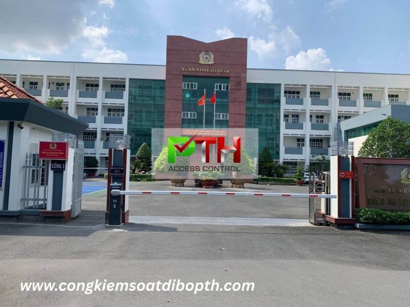 Lắp barie DEA cho trụ sở công an Bình Chánh