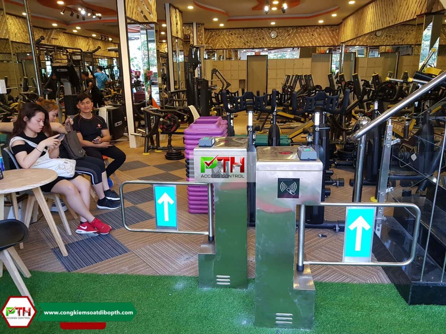 Cổng soát vé phòng gym