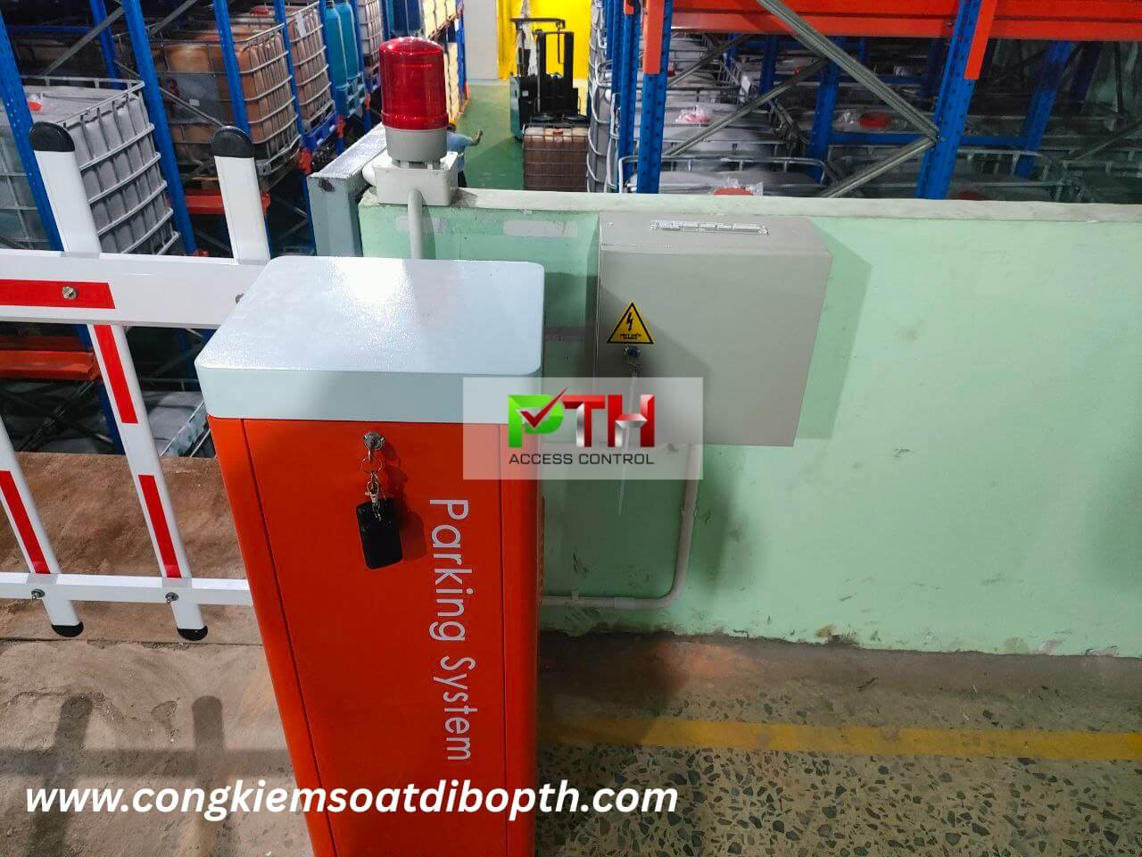 Hình 5: Công trình lắp barie tự động tại Bình Chánh - TP. Hồ Chí Minh