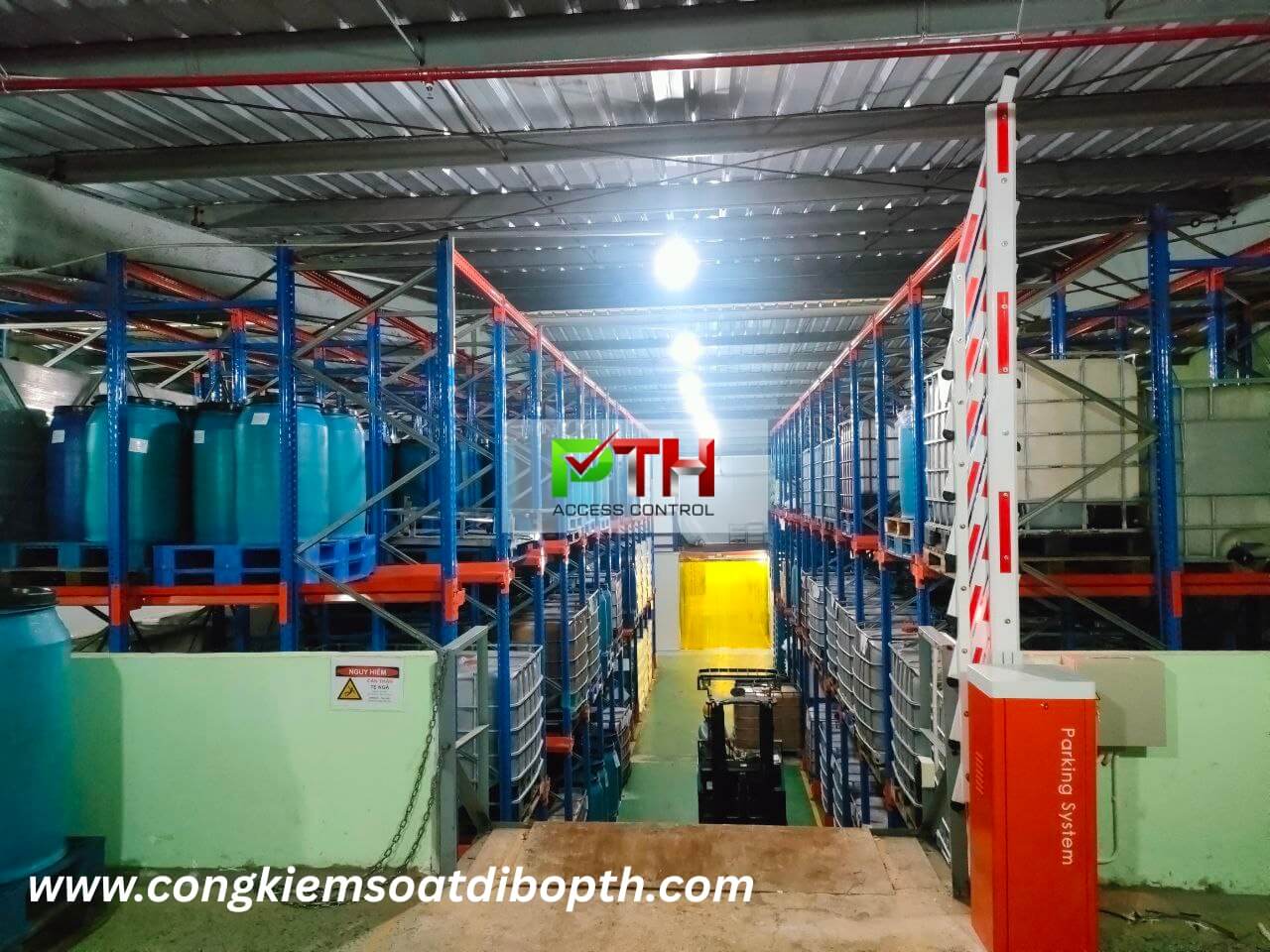Hình 4: Công trình lắp barie tự động tại Bình Chánh - TP. Hồ Chí Minh