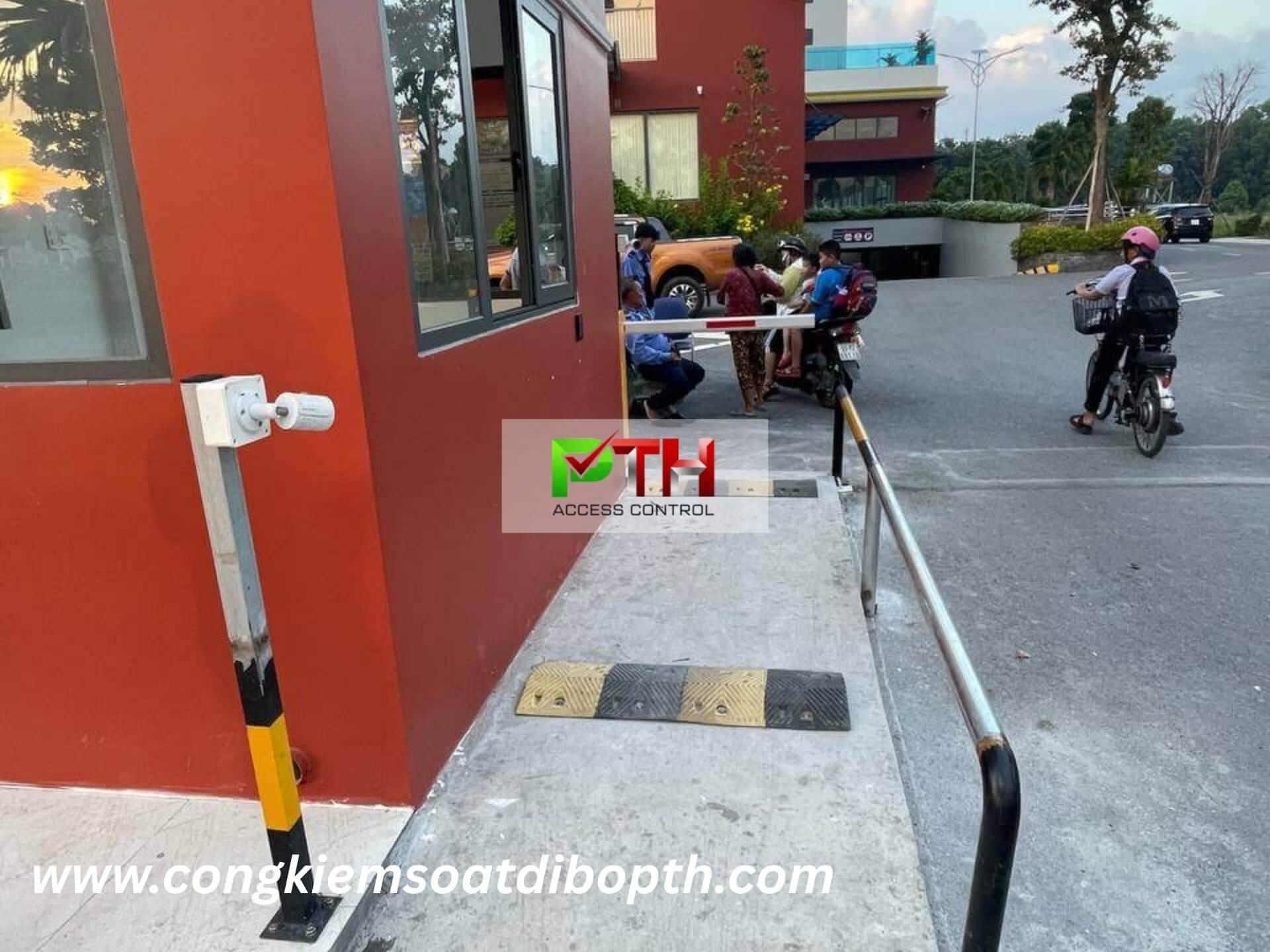 Hình 5: Công trình lắp hệ thống giữ xe thông minh tại chung cư Minh Quốc Plaza