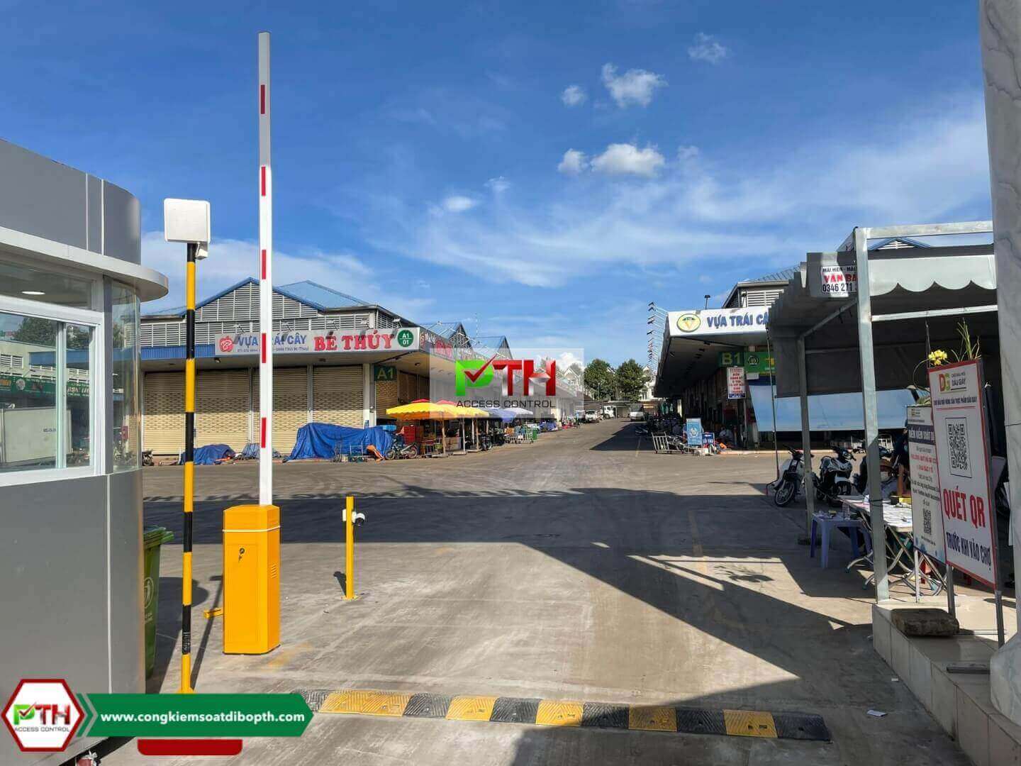 Hệ thống giữ xe bằng đầu đọc thẻ tầm xa UHF