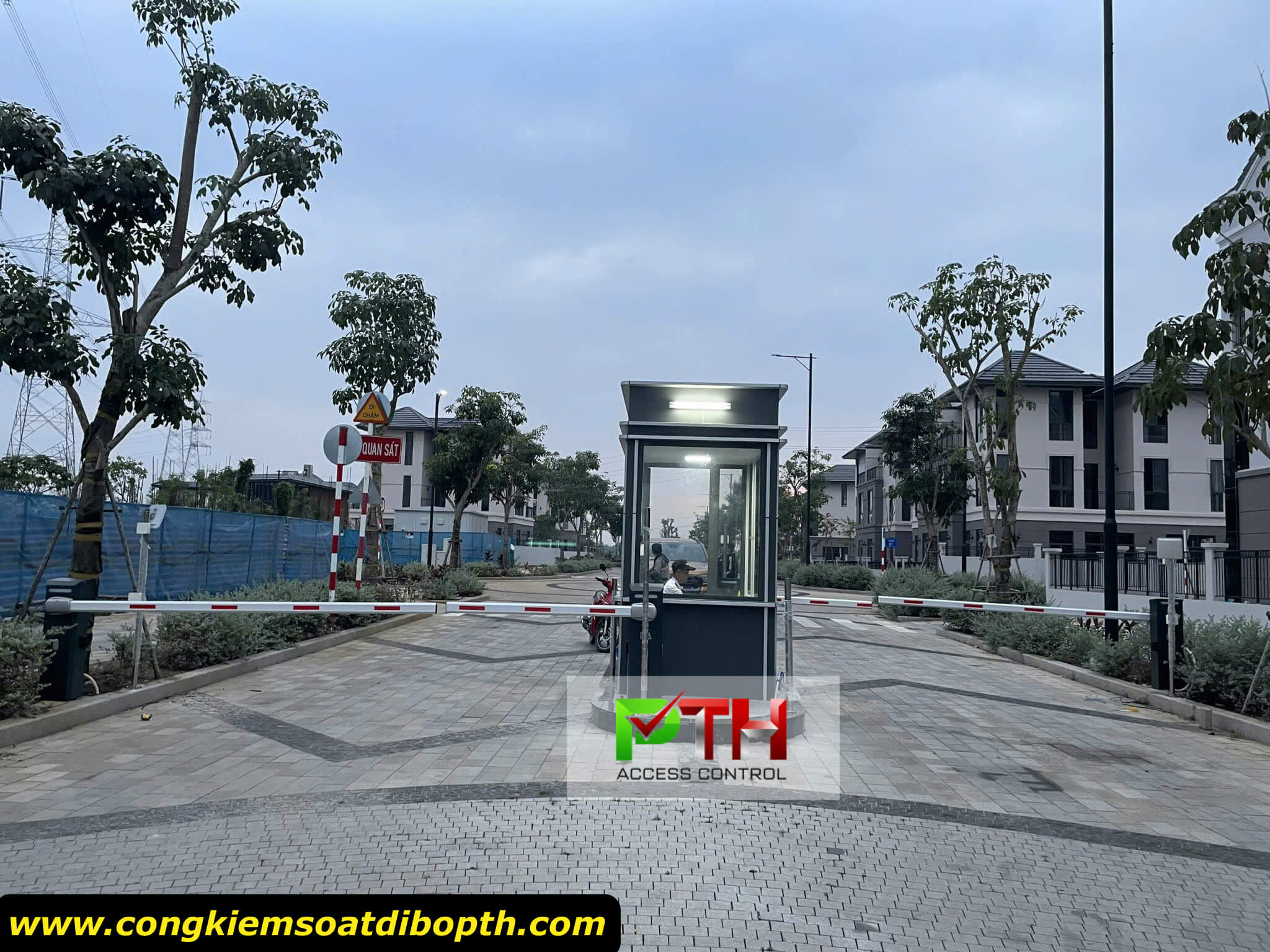 Hệ thống giữ xe thông minh chốt chặn tại cổng chính khu đô thị GS METRO