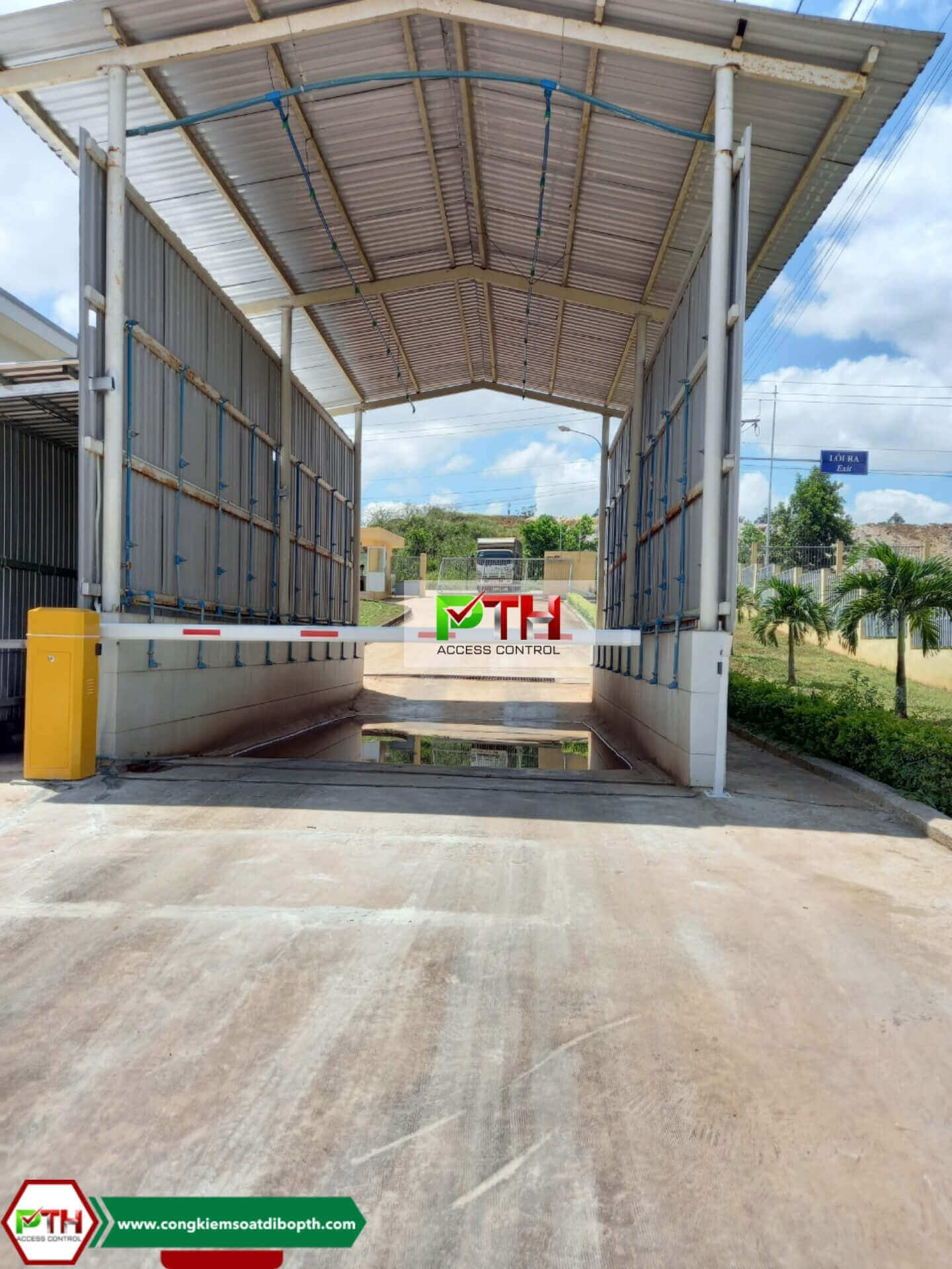 Hệ thống phun khử trùng xe tự động cho trang trại chăn nuôi