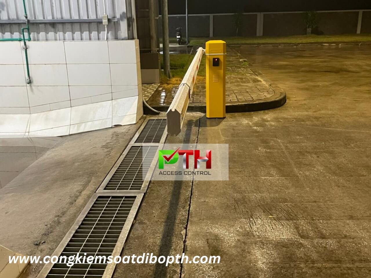 Hình 3: Công trình lắp barie kết hợp phun khử trùng tự động tại Tây Ninh