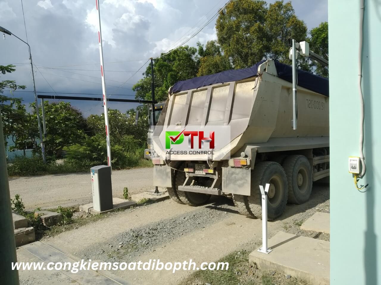 Hình 1: Công trình lắp đặt hệ thống đếm xe tại bãi đá Vũng Tàu