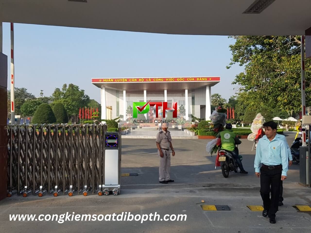Hình 2: Công trình lắp hệ thống parking tại học viện chính trị Quận 9