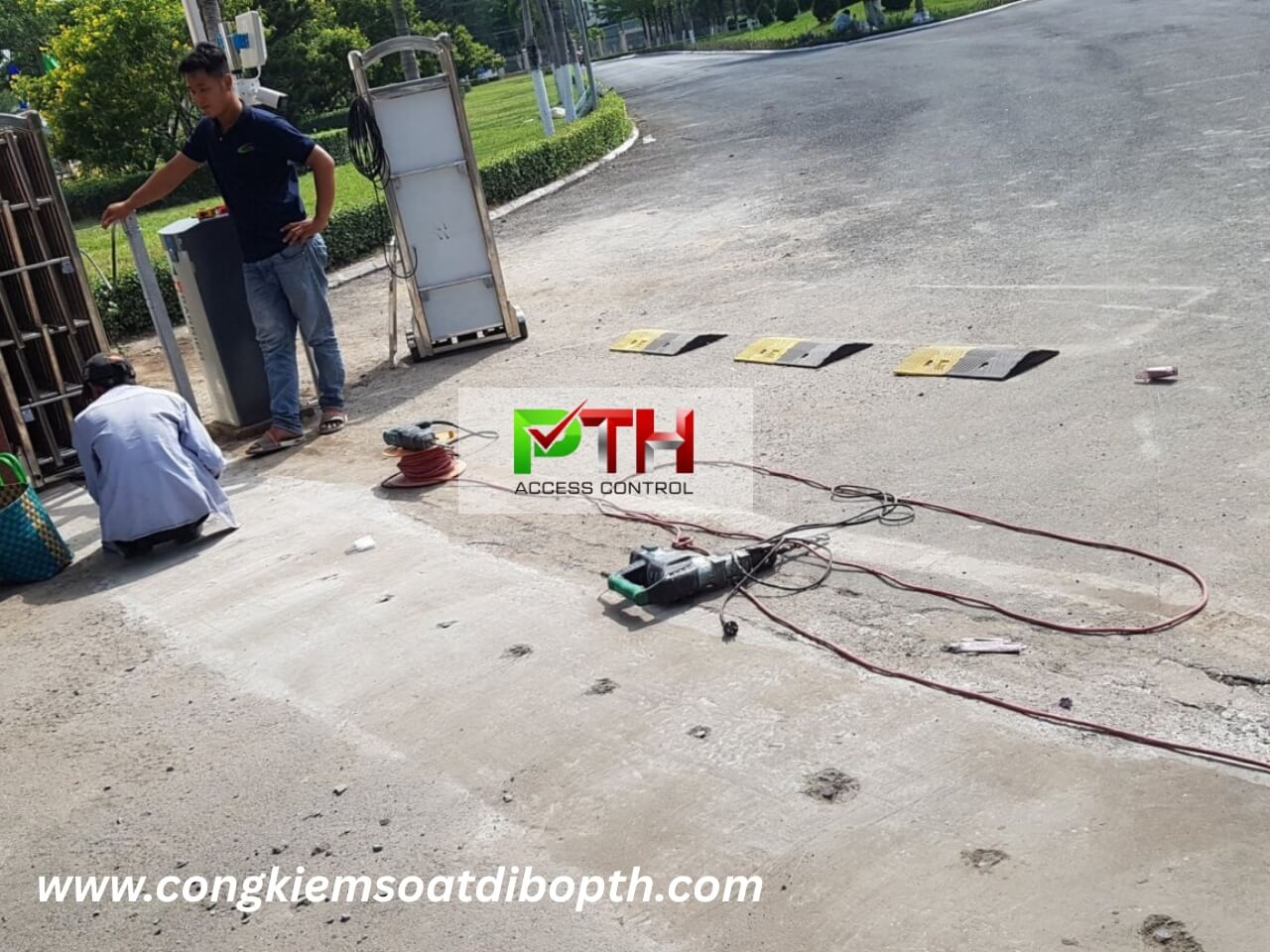 Hình 5: Công trình lắp hệ thống parking tại học viện chính trị Quận 9