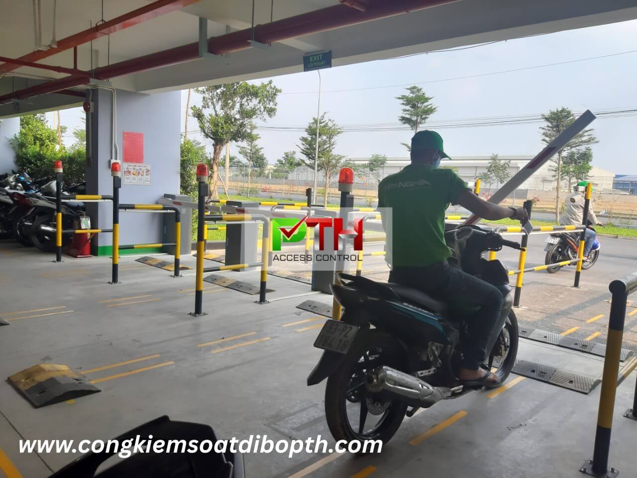 Hình 3: Công trình lắp hệ thống giữ xe thông minh tại Kềm Nghĩa