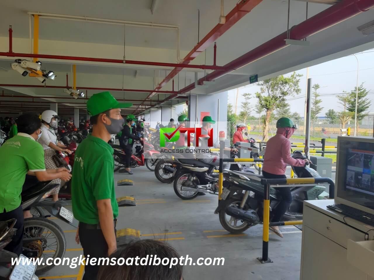 Hình 7: Công trình lắp hệ thống giữ xe thông minh tại Kềm Nghĩa