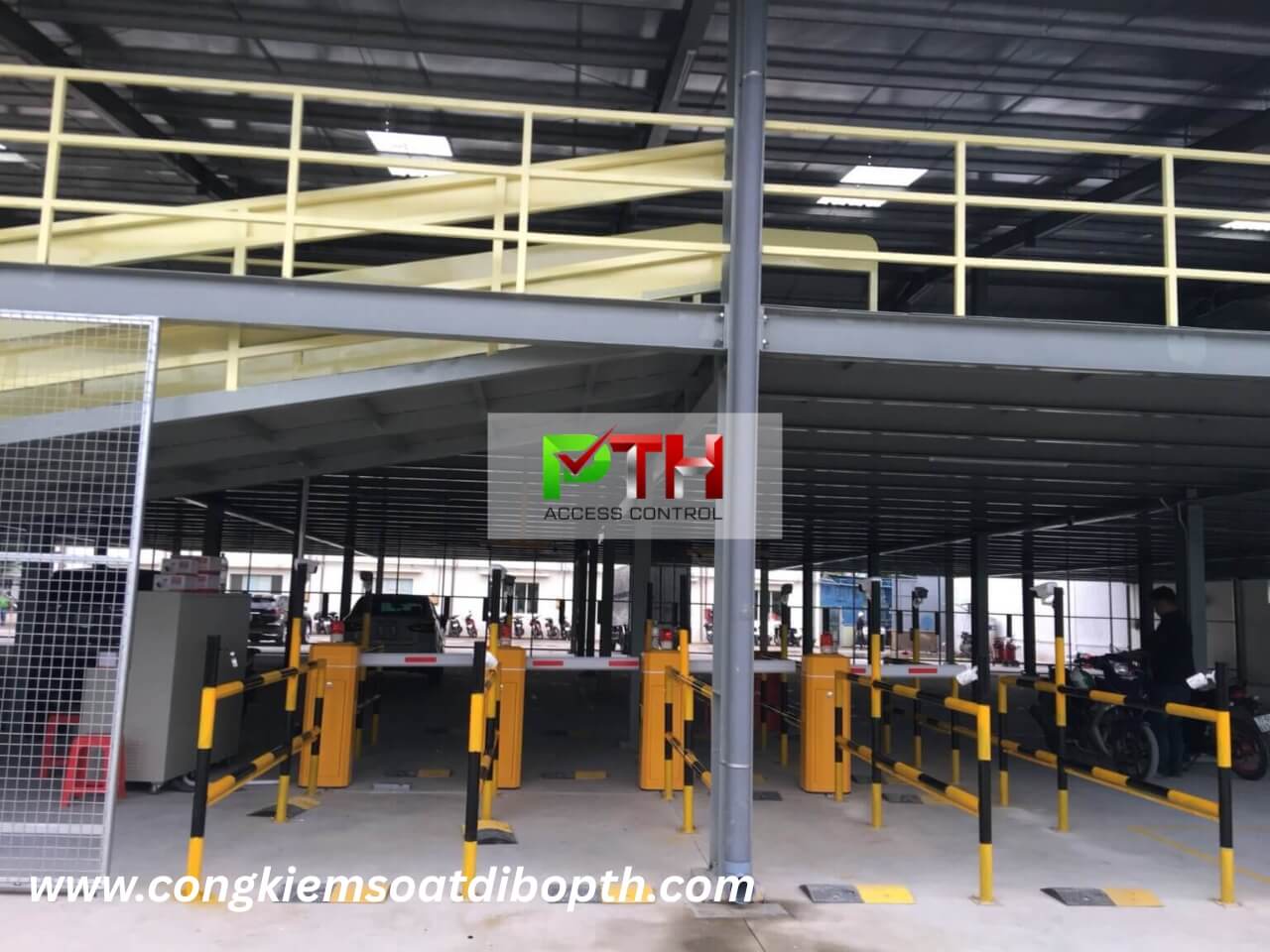 Hình 1: Công trình lắp hệ thống parking tại nhà xe Trung Đông
