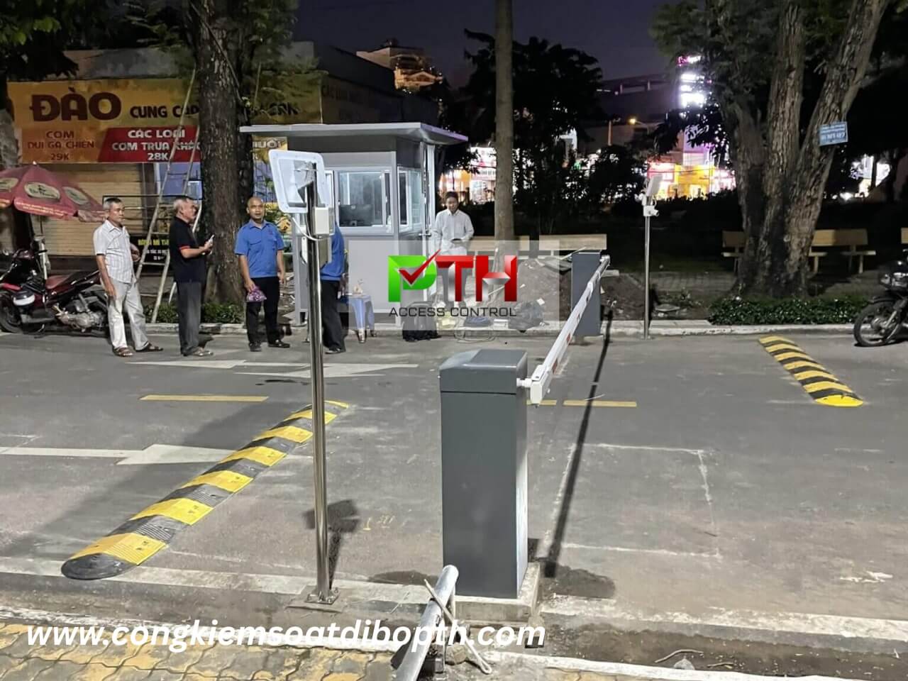 Hình 4: Công trình lắp hệ thống parking tại Trường Đại học Sư Phạm Kỹ Thuật TP.HCM