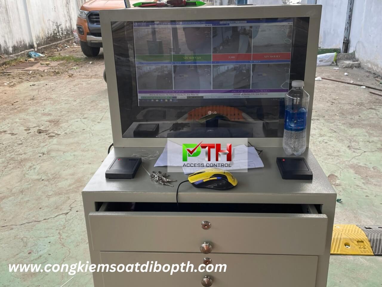 Hình 2: Công trình lắp hệ thống giữ xe di động tại Hóc Môn, TP. Hồ Chí Minh