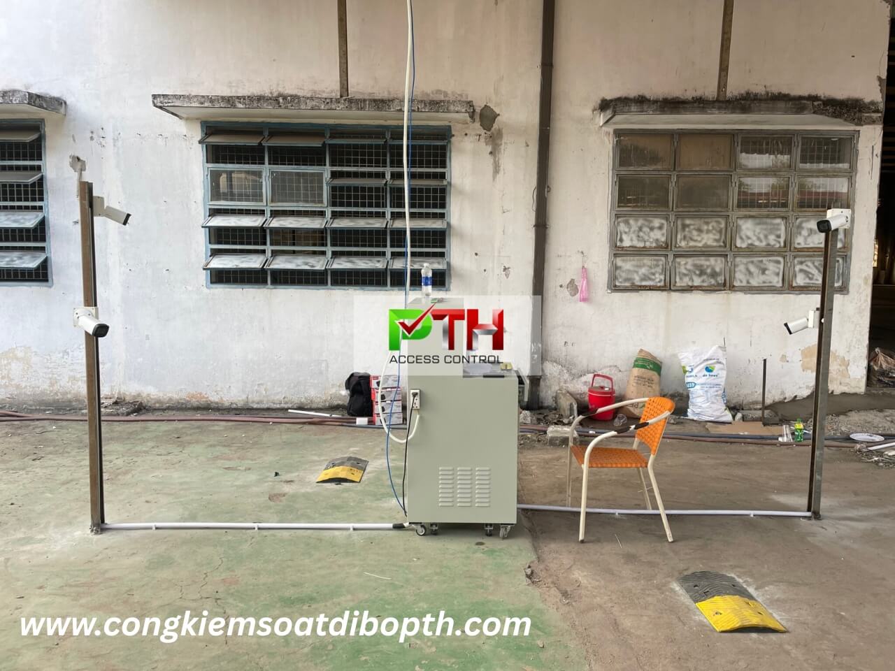 Hình 1: Công trình lắp hệ thống giữ xe di động tại Hóc Môn, TP. Hồ Chí Minh