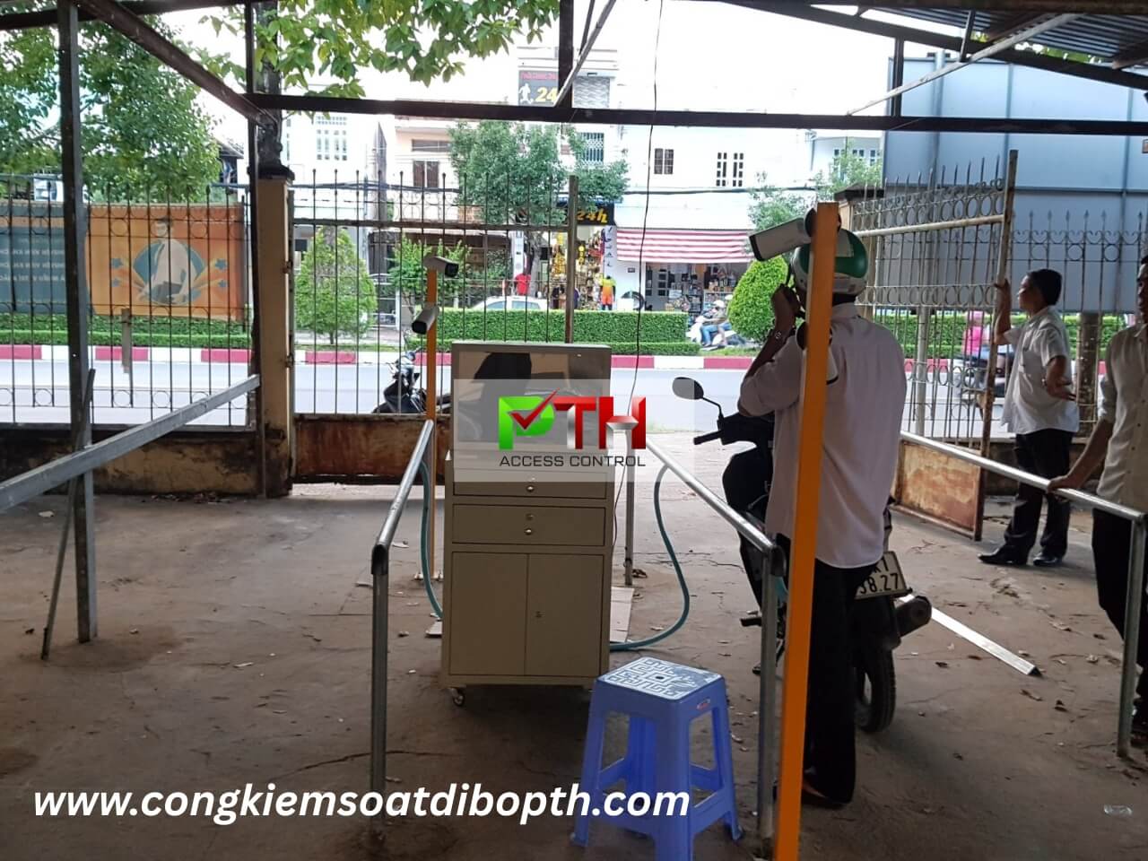 Hình 4: Công trình lắp hệ thống giữ xe thông minh cho Trường Đại học Bạc Liêu 