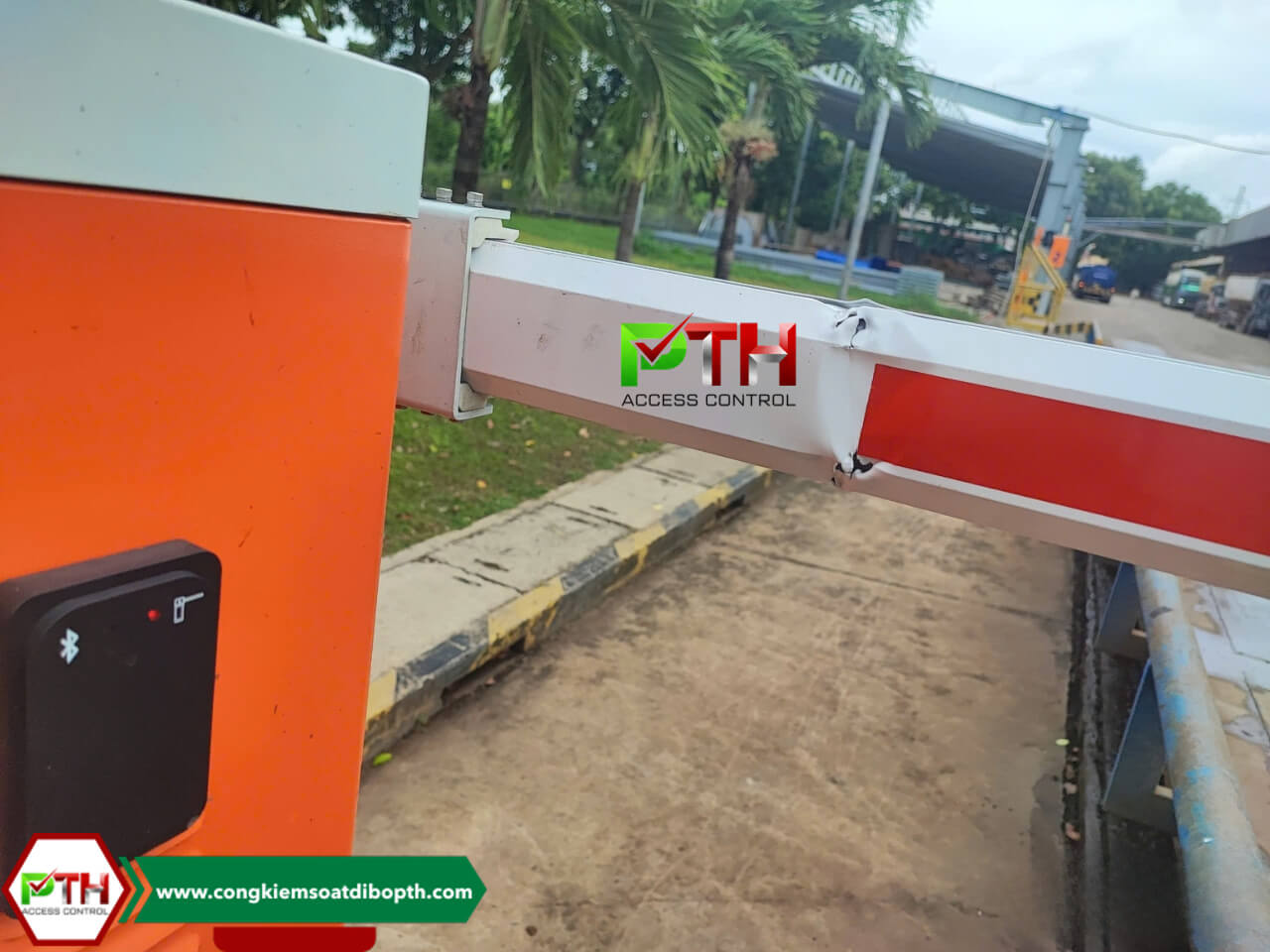 Thanh chắn bị cong, gãy: do xe va chạm mạnh là lý do phổ biến